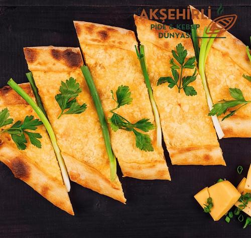 KAŞARLI PİDE İLE ERİYEN LEZZETİN TADINA VARIN
